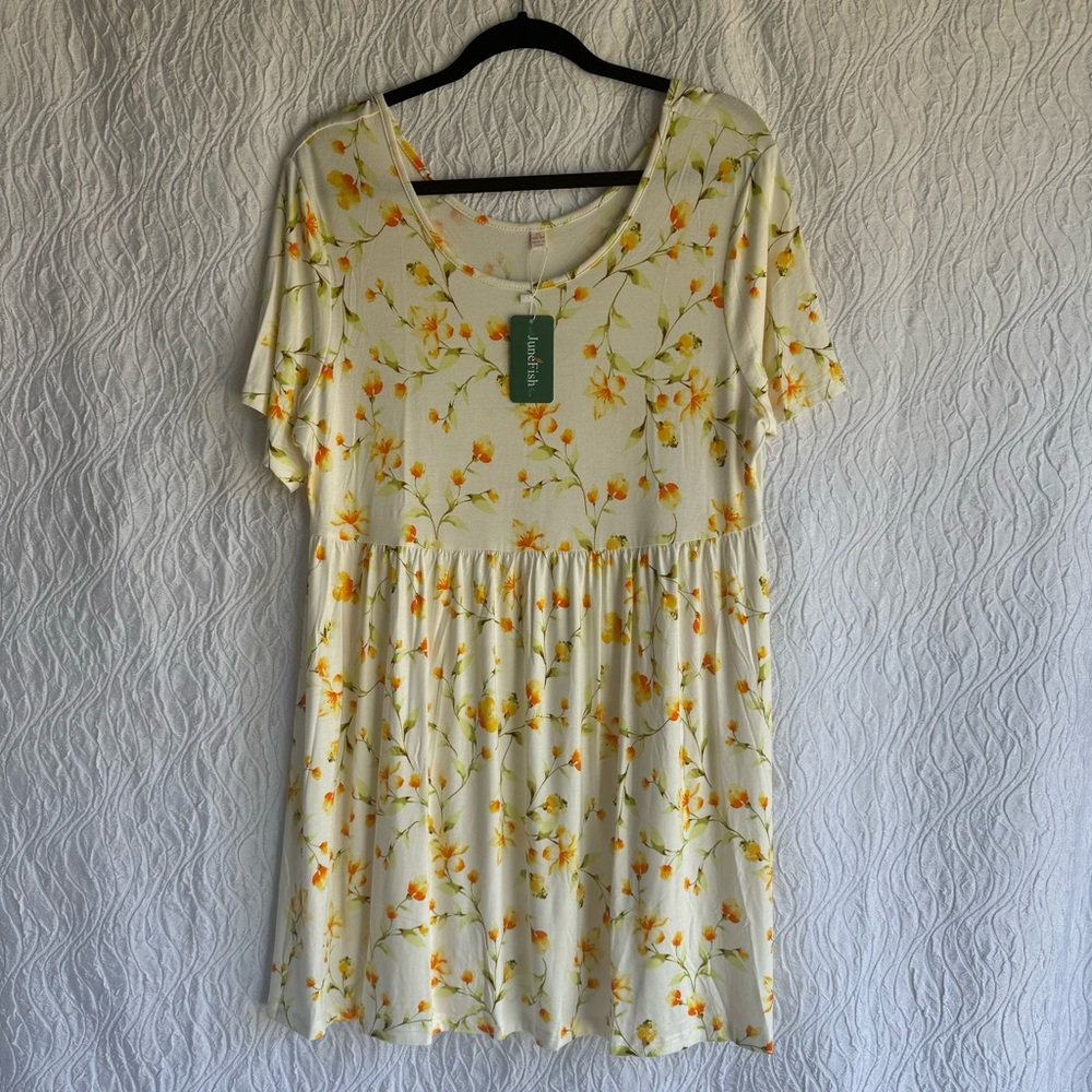 Kohl's Yellow Cream Tiered Short Sleeve Tunic
